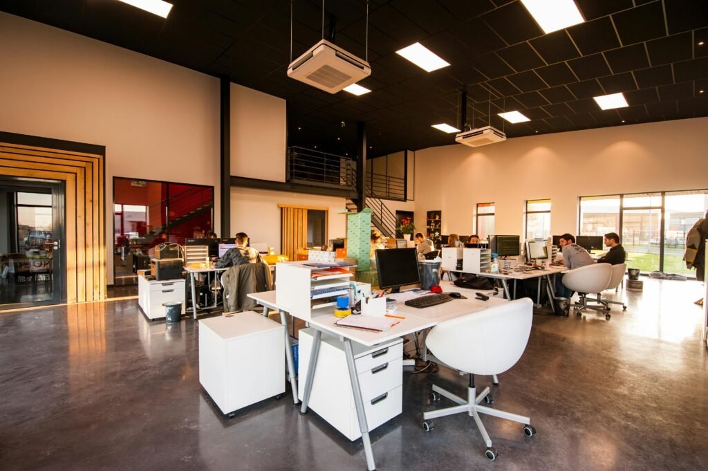 Espace culturel propre et prêt à accueillir le public